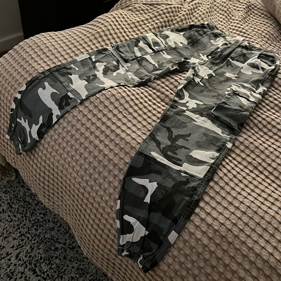 Army Cargos - Picture 2 of 2